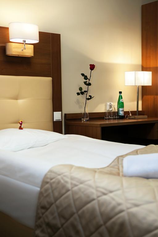 Hotel Royal Botanic Люблін Екстер'єр фото