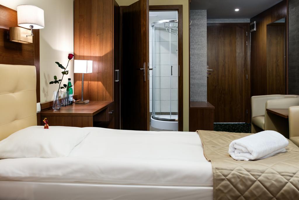Hotel Royal Botanic Люблін Екстер'єр фото